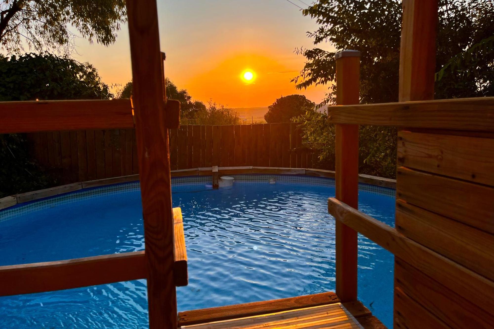 Fee4Me Cabin With Pool And Garden Сан-Мартин-де-ла-Вега Экстерьер фото