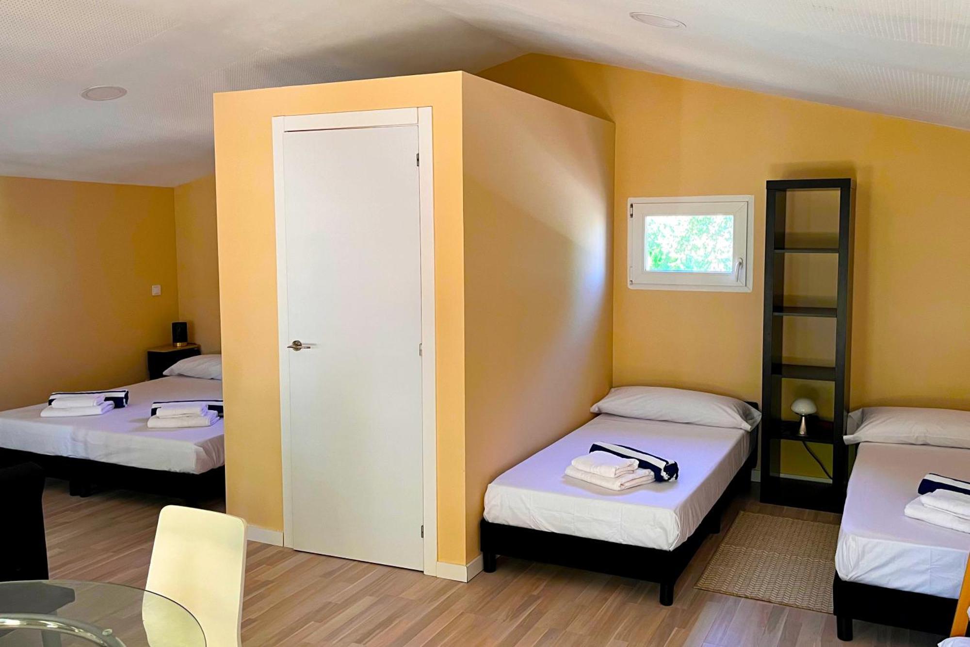 Fee4Me Cabin With Pool And Garden Сан-Мартин-де-ла-Вега Экстерьер фото