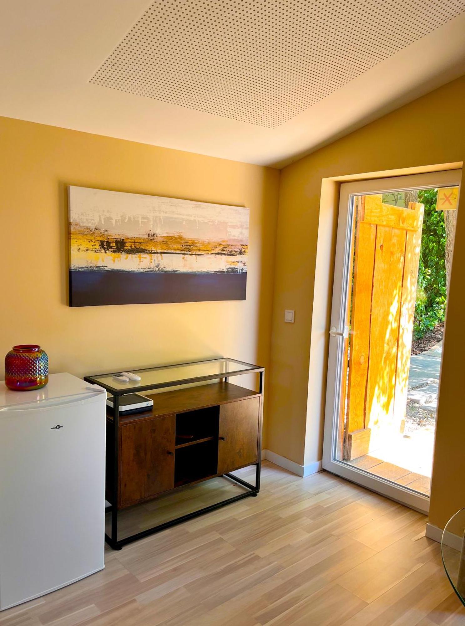 Fee4Me Cabin With Pool And Garden Сан-Мартин-де-ла-Вега Экстерьер фото