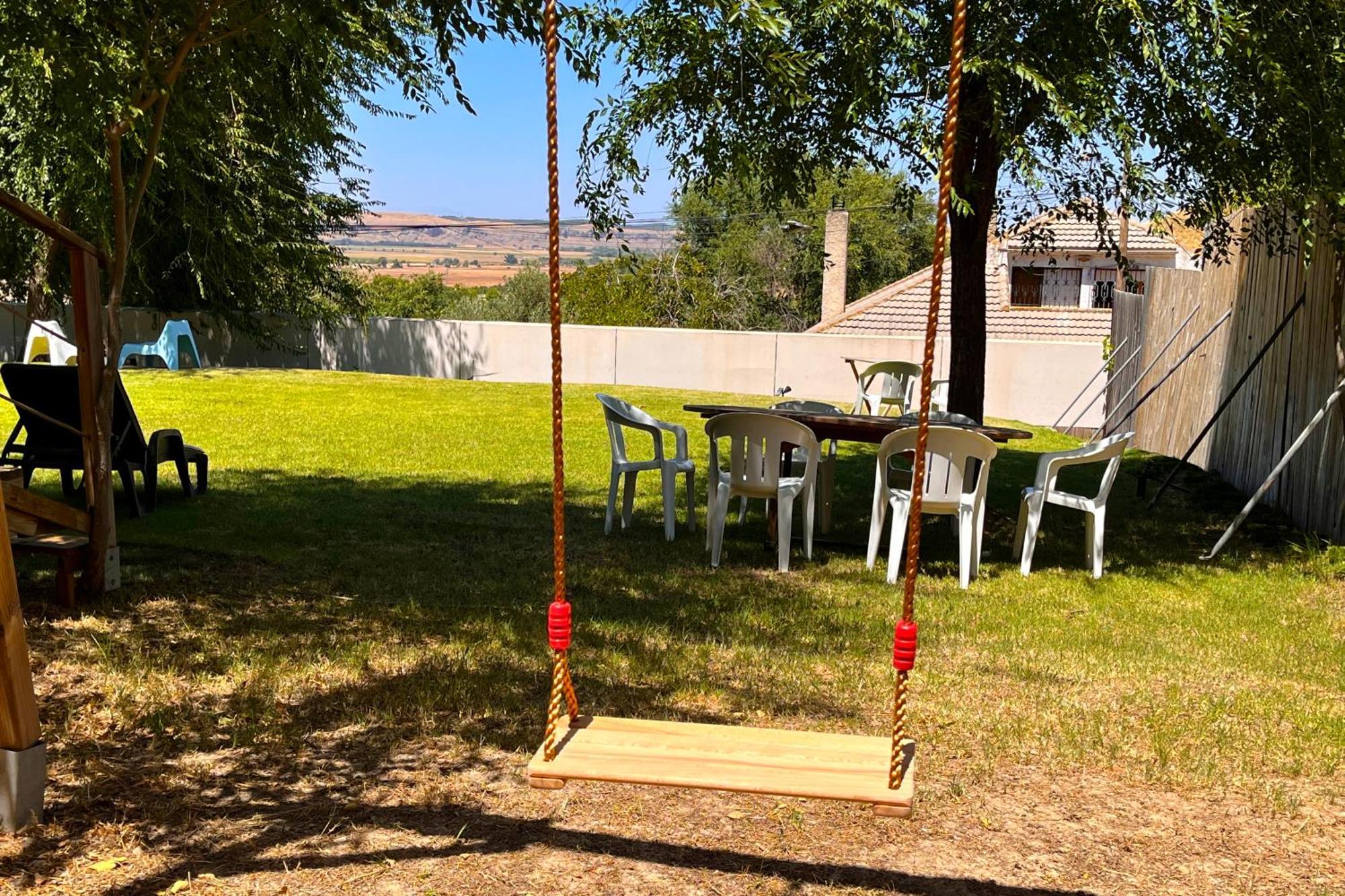 Fee4Me Cabin With Pool And Garden Сан-Мартин-де-ла-Вега Экстерьер фото